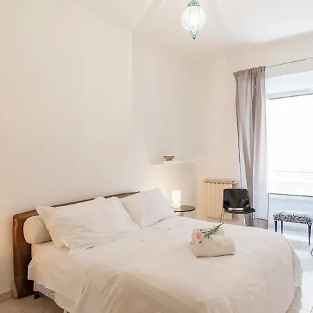 La Bella Vita - Trastevere Apartment *